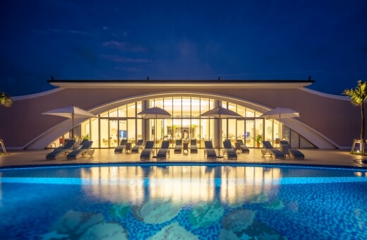 レストラン＆プール